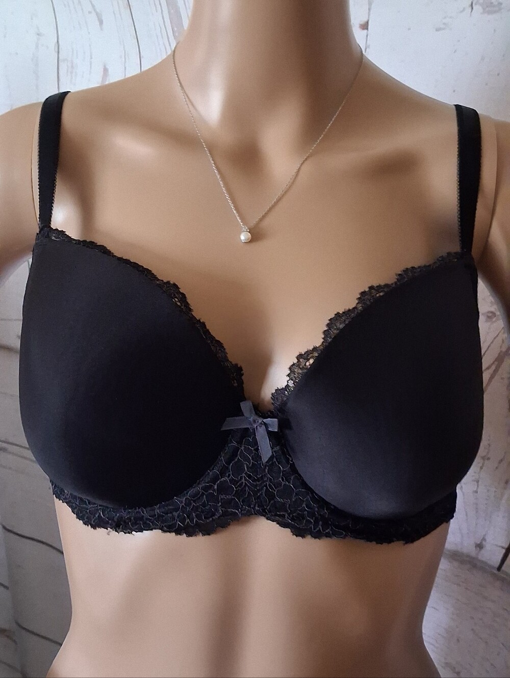 Victoria's Secret Dream Angels Black Lace Trim Demi Bra Lined Size 32DDD